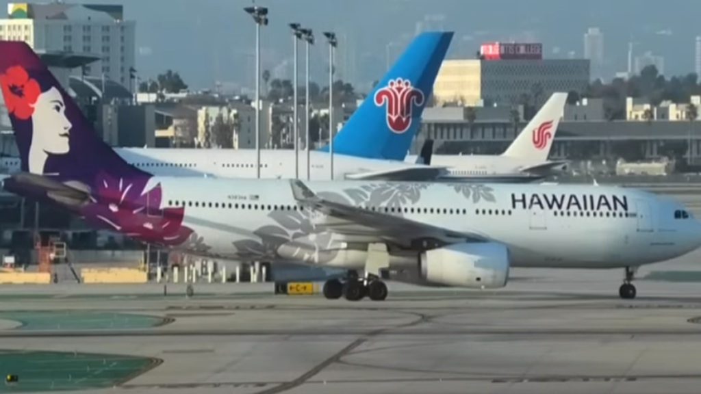 Amazon to buy into Hawaiian Airlines